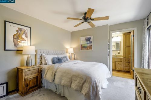 2633 Clinton Ave, Richmond, CA 94804-1431