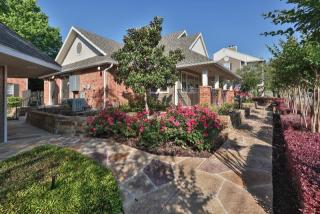 7440 La Vista Dr, Dallas TX  75214-5814 exterior