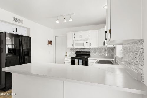 950 Redondo Dr, Gilbert AZ 85233-7539 exterior