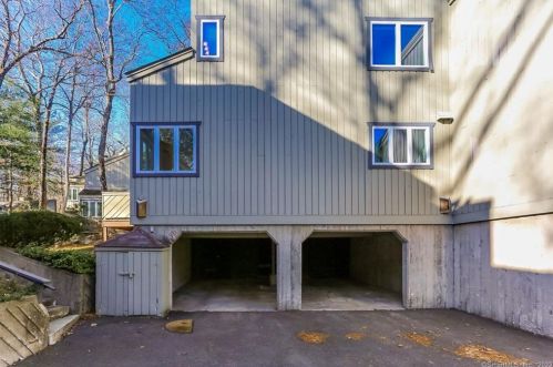 5 Talcott Gln, Farmington CT  06032-3524 exterior