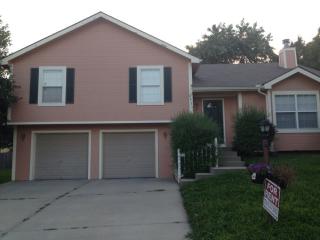 2924 Spring Garden St, Leavenworth KS  66048-6716 exterior