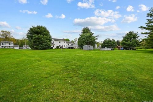 9 New Castle Dr, Washingtonville NY  10992-1735 exterior