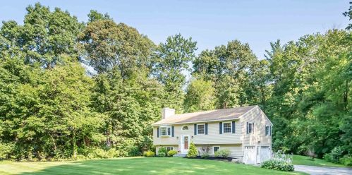 114 Lancaster Farm Rd, Salem, NH 03079-4823