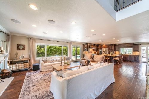 4237 Sussex Cir, Cypress CA  90630-2742 exterior