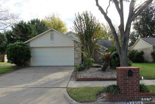 2403 Chimneystone Cir, Sugar Land TX  77479-1741 exterior