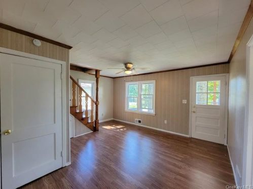 82 Ridgewood Ave, Middletown NY  10940-3415 exterior