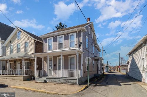 316 Market St, Lykens, PA 17048-1313