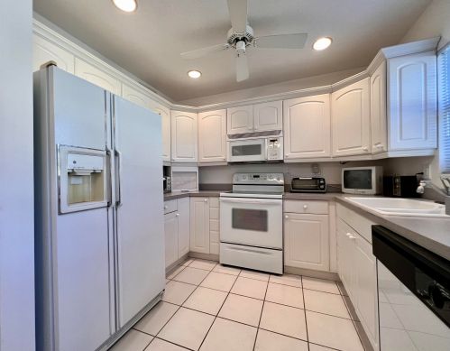 134 Stratford J, West Palm Beach, FL 33417-6743