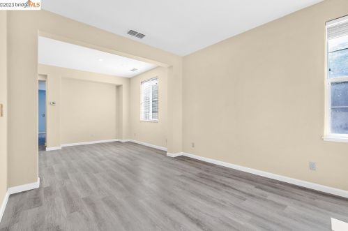 23 Elijah Ct, West Pittsburg CA  94565-2748 exterior