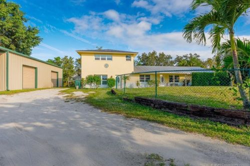 695 34th Ter, Palm City, FL 34990-3642