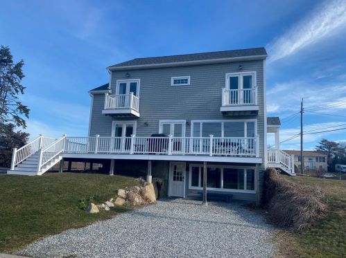 115 Saltaire Ave, South Kingstown, RI 02882-6031