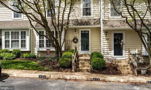 404 Harbour Ridge Ln, Downingtown, PA 19335-4532