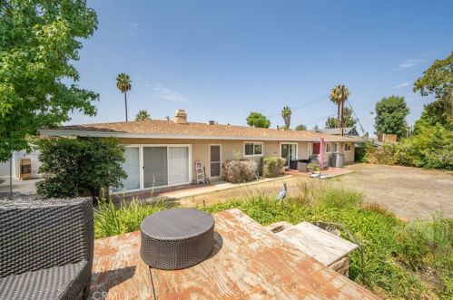 521 Sunnyside Ave, Redlands CA  92373-5635 exterior