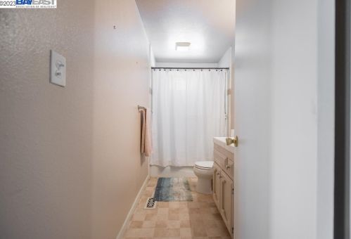 1617 Dulwich Dr, Modesto CA  95358-1021 exterior