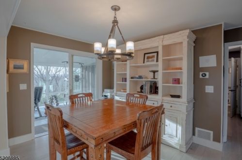 22 Crag Pl, Skyline Lakes NJ  07456-1814 exterior