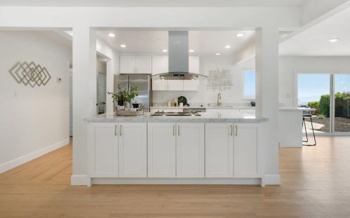 569 Crestmont Dr, Oakland CA 94619-2300 exterior