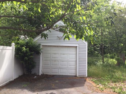 67 Mount Ave, Wheatley Heights NY  11798-4413 exterior