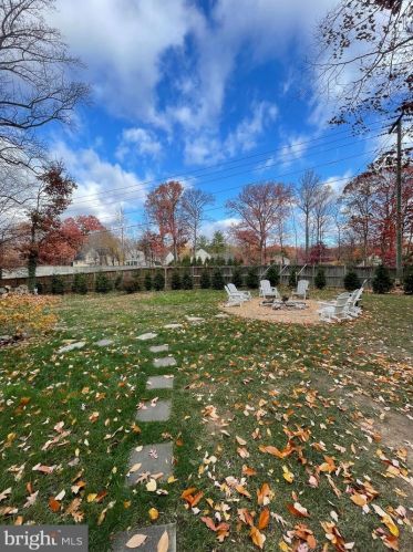 9214 Northedge Dr, Springfield VA  22153-3920 exterior