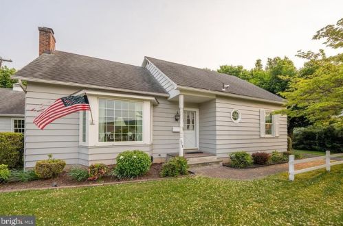 173 2nd St, Wind Gap, PA 18091-1608