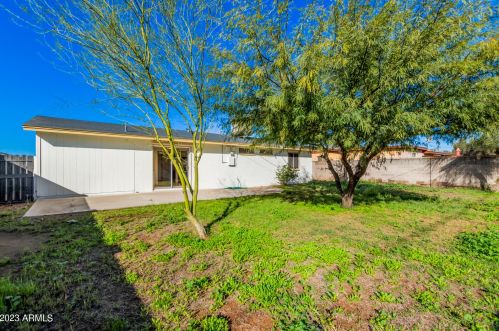 2333 41st Dr, Phoenix AZ  85009-1062 exterior