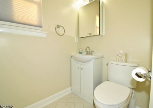 1206 Normandy Ct, Flemington NJ  08822-1853 exterior