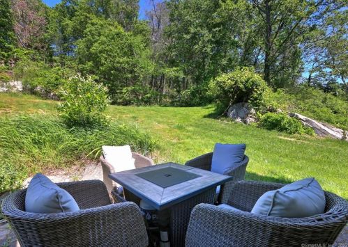 11 Buddington Rd, Huntington CT  06484-5306 exterior