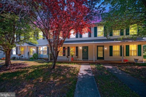 9903 Blade Ct, Fredericksburg, VA 22408-9201