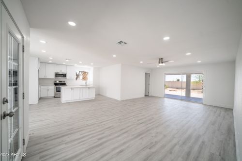 9605 Navajo Pl, Chandler, AZ 85248-7119