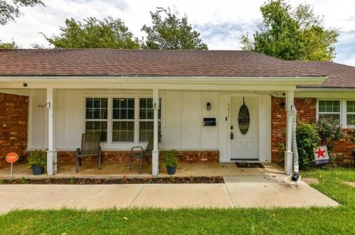 5617 Wedgmont Cir, Fort Worth TX  76133-2801 exterior