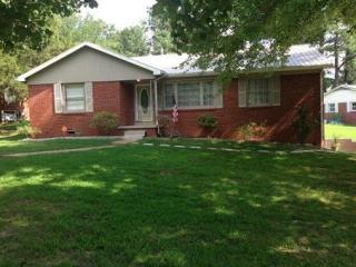 139 Berry St, Camden, TN 38320-1432