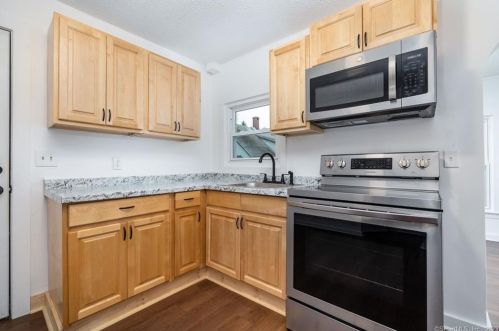 72 Division St, Norwich CT  06360-4628 exterior