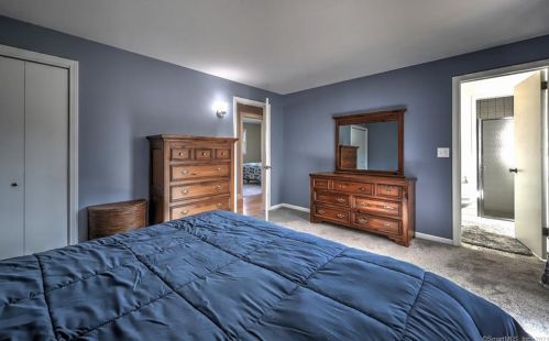 582 Milford Point Rd, Milford CT  06460-5429 exterior