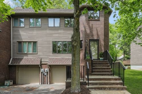 15 Village Green Ct, South Orange, NJ 07079-1506