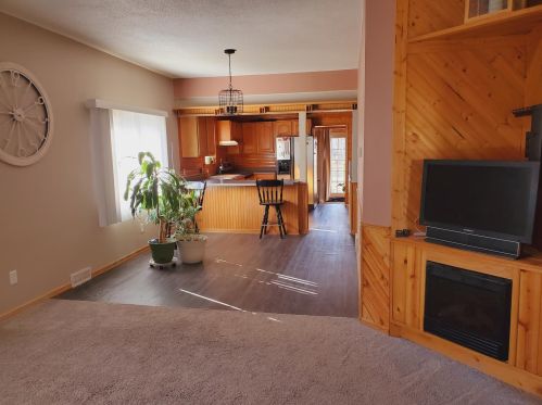 148 Cottonwood St, Cottonwood, MN 56229