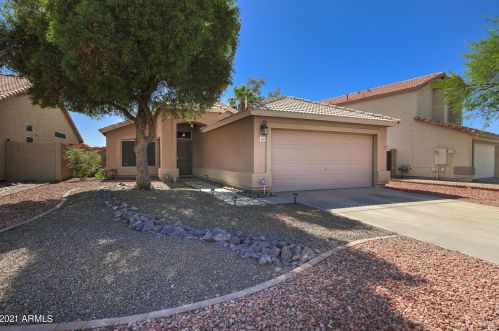 252 Rock St, Gilbert, AZ 85234-1011
