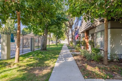 17730 Regency Cir, Bellflower CA  90706-7005 exterior