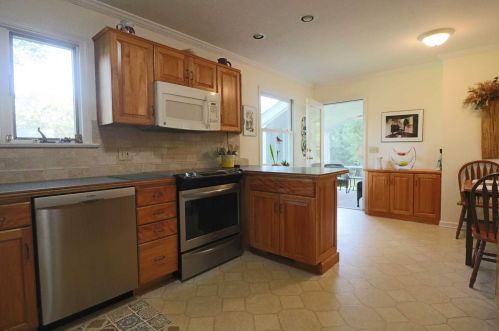 16 Gilbert Dr, Hyde Park NY  12538-2404 exterior