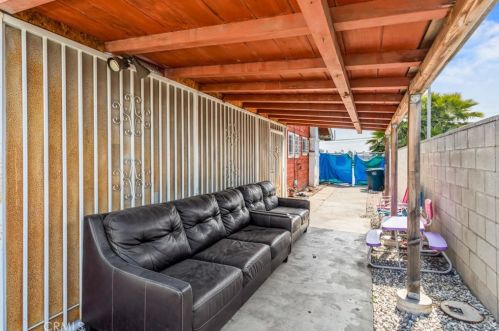 15207 Vermont Ave, Gardena CA  90247-4103 exterior