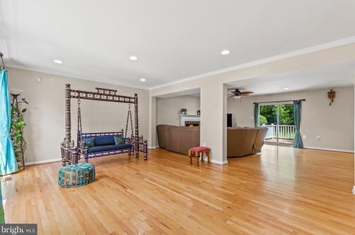 3015 Dower House Dr, Herndon, VA 20171-2239