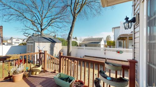 710 Stewart Ave, Bethpage NY  11714-2715 exterior