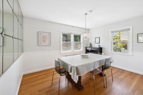 5 Van Buren Cir, Stamford CT  06906-2421 exterior