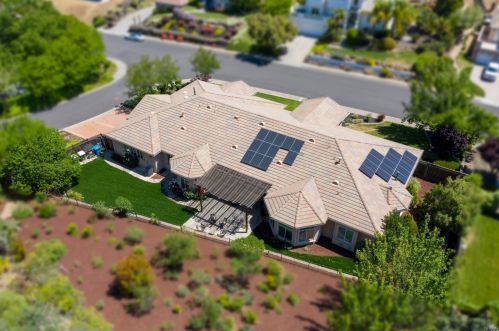 6070 Vine St, Vacaville CA  95688-8724 exterior