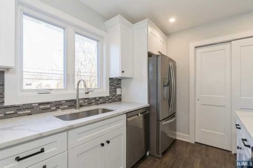 676 Ramapo Valley Rd, Oakland NJ  07436-3003 exterior