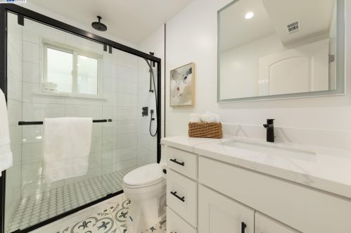 16609 Winding Blvd, San Leandro CA  94578-1248 exterior