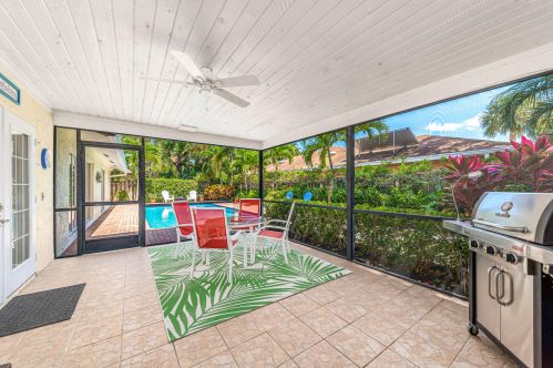 2602 Pepperwood Cir, West Palm Beach FL  33410-5249 exterior