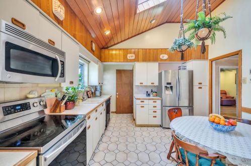 738 Salisbury Park Dr, Westbury NY  11590-5820 exterior