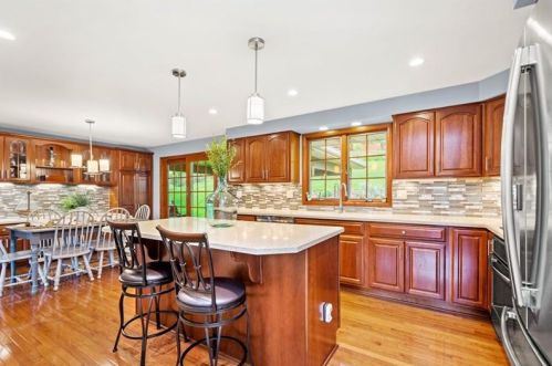 318 Stonebrook Dr, Canonsburg, PA 15317-3410