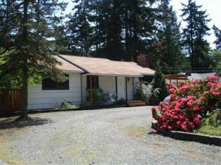 9805 Hipkins Rd, Lakewood, WA 98498-4432