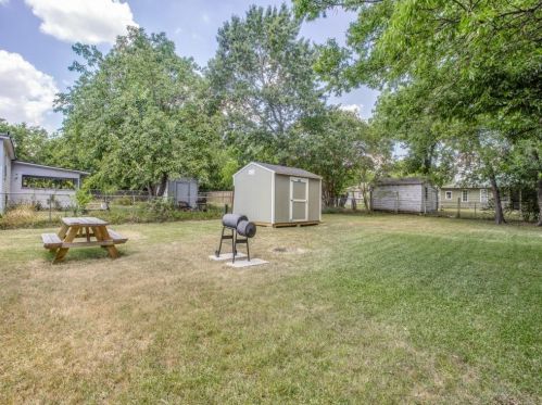 1210 Pollard St, Greenville TX  exterior