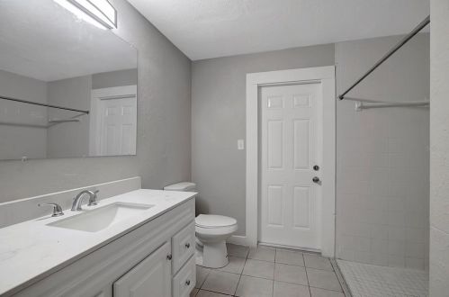 9780 Park Lake Dr, Pinellas Park FL  33782-3563 exterior